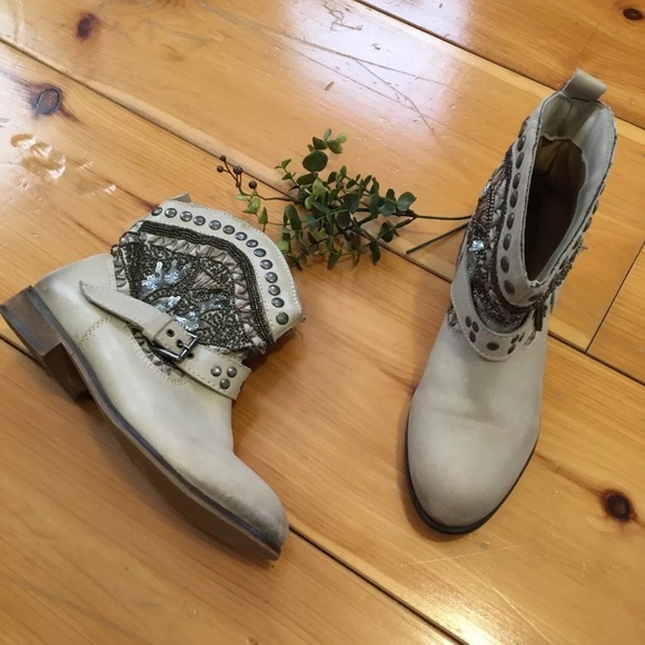 naughty monkey Shoes - Naughty Monkey Boho Bootie Distressed Festival 8.5